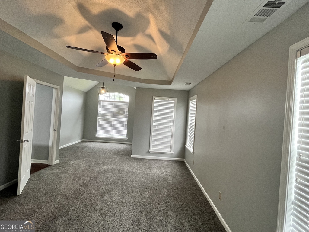 102 Myles Lane - Photo 2