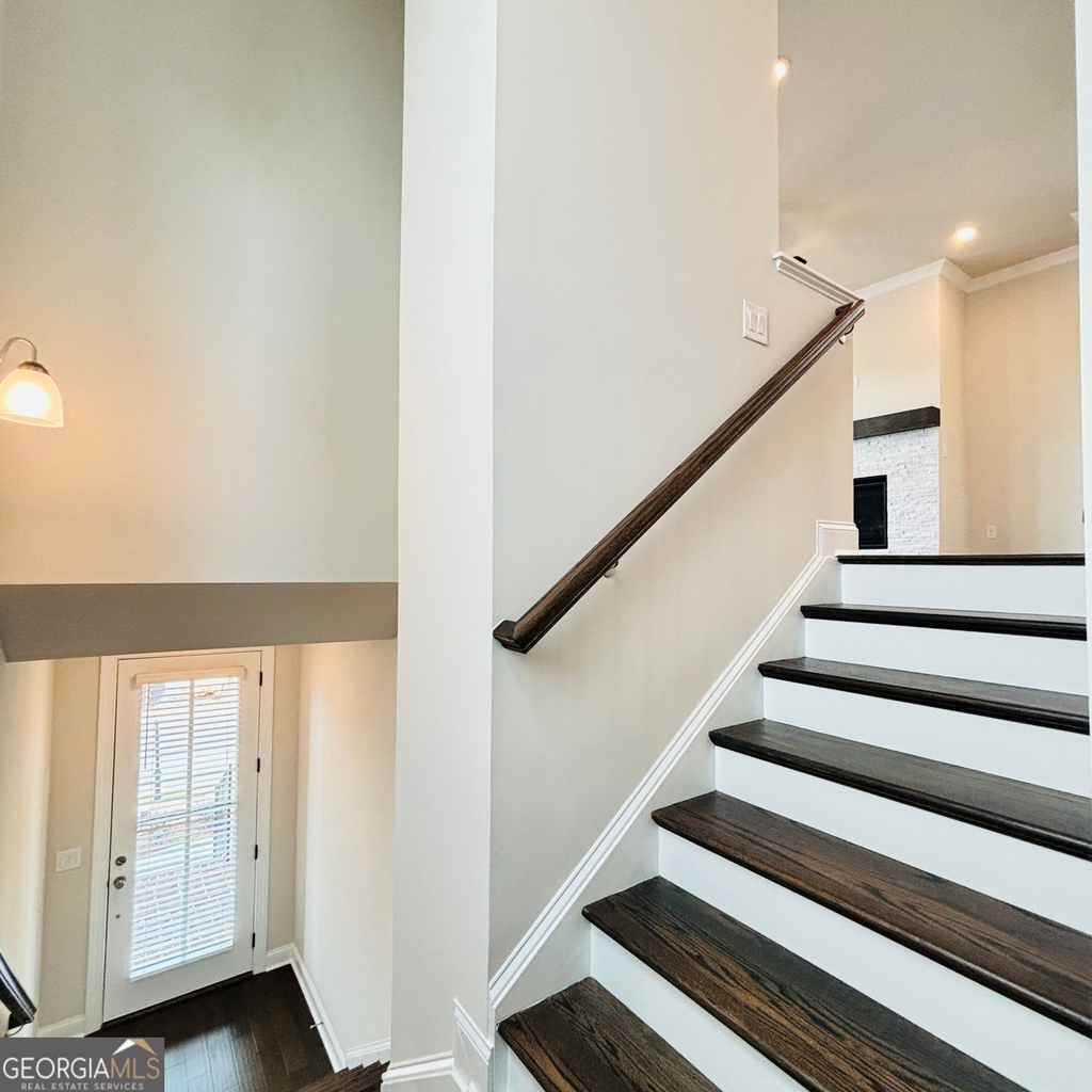 657 Summit Hill Way - Photo 4