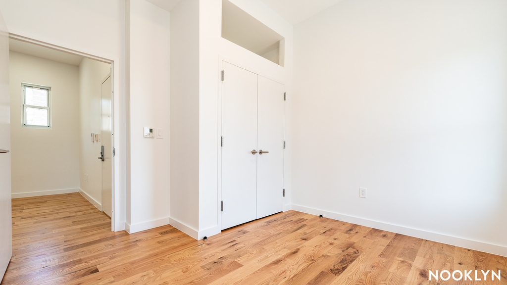 129 Graham Avenue - Photo 16