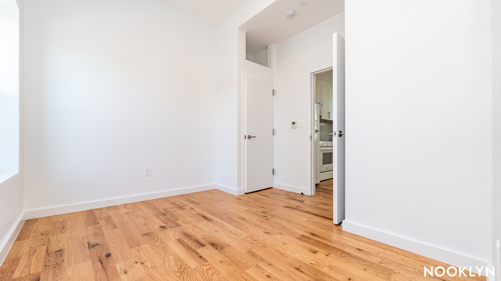 129 Graham Avenue - Photo 9