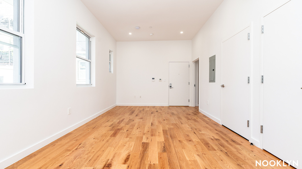 129 Graham Avenue - Photo 7