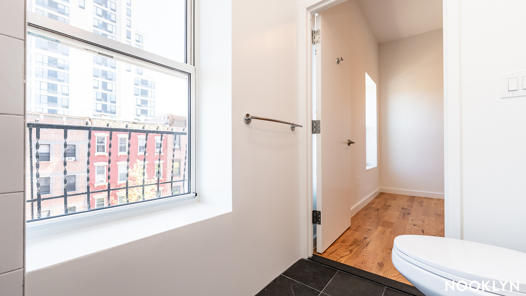 129 Graham Avenue - Photo 14