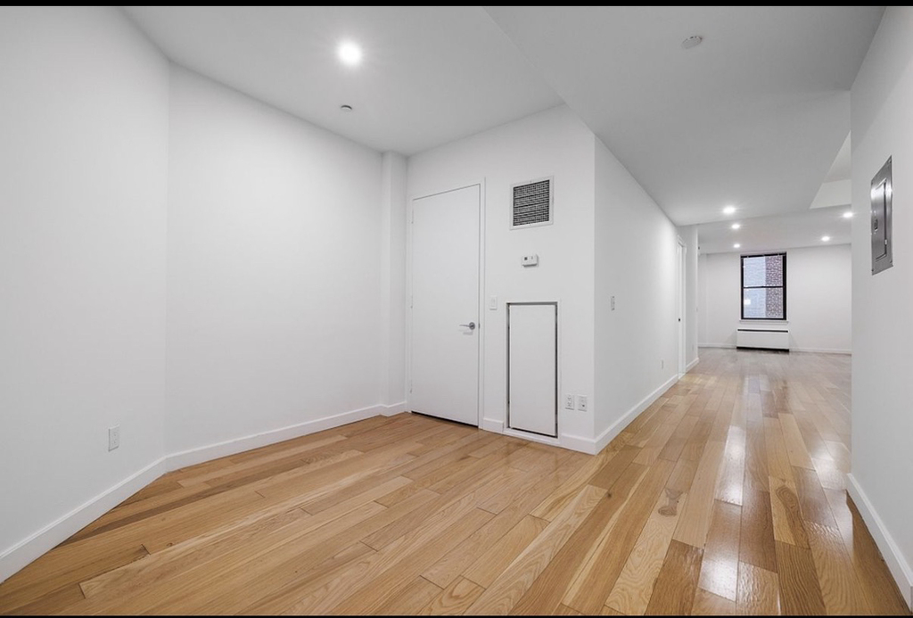 30 Wall Street - Photo 3