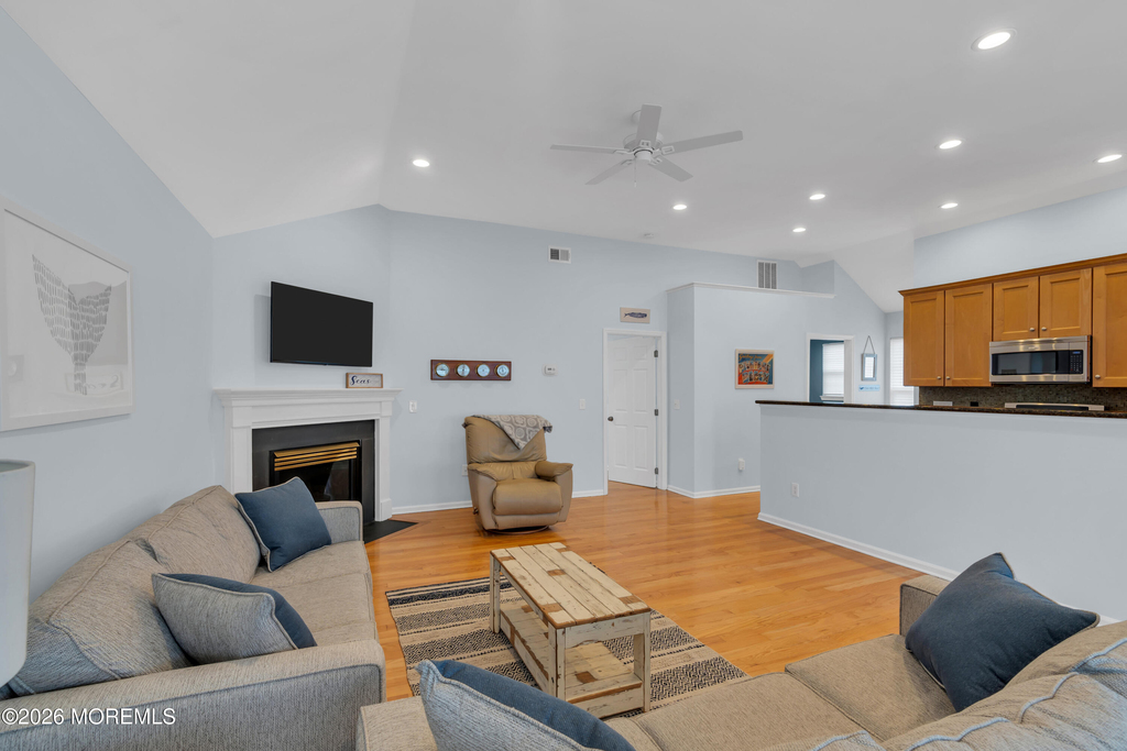 412 Broadway - Photo 9