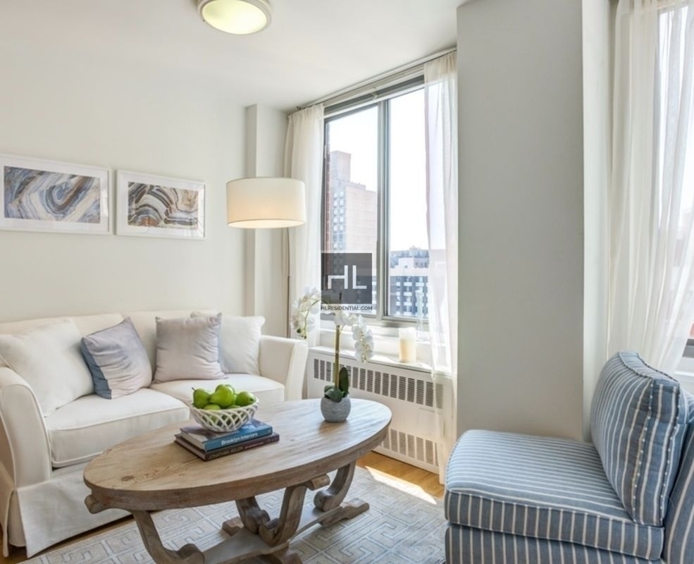 2nd Avenue - Photo 1