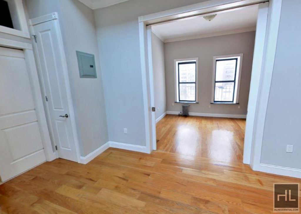 East 100th Street - Photo 2