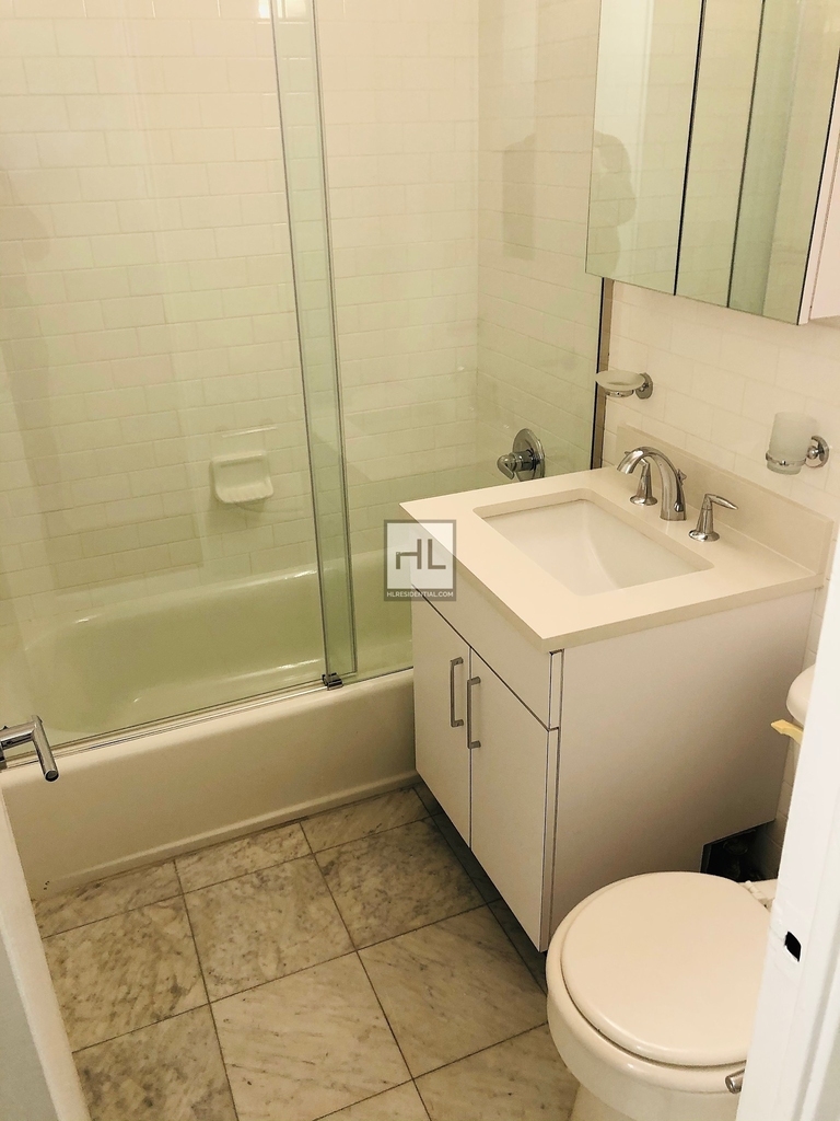 Beekman Place - Photo 2