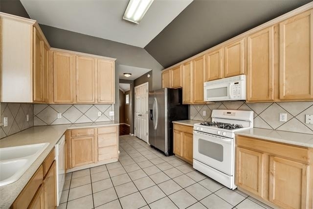 3209 Bloomfield Trail - Photo 7