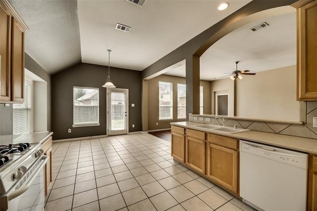 3209 Bloomfield Trail - Photo 8