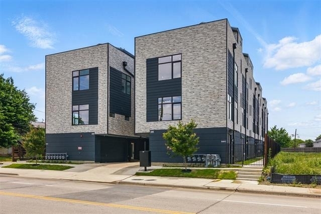 430 E 8th - Photo 0