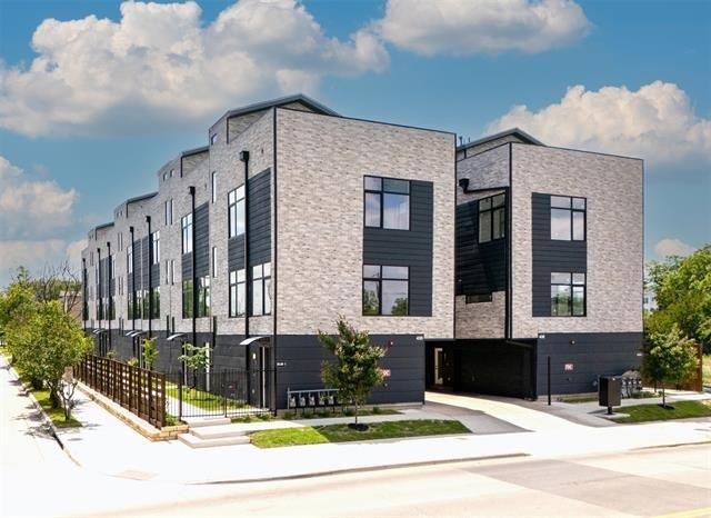 430 E 8th - Photo 3