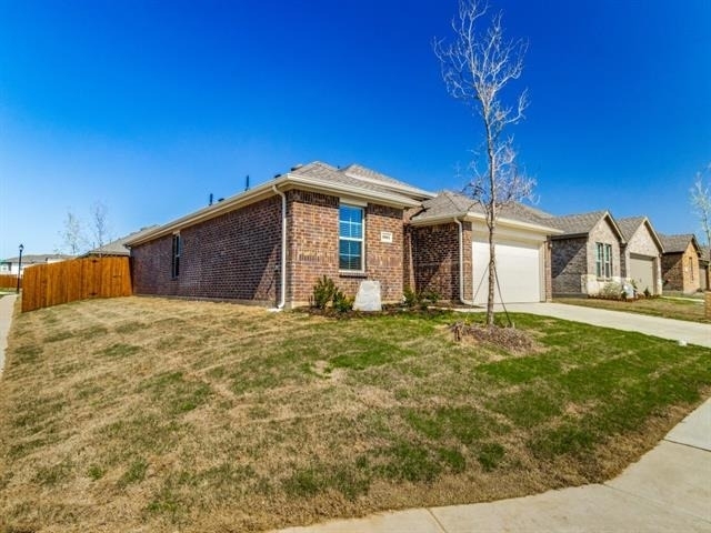 2921 Jasmine Drive - Photo 1