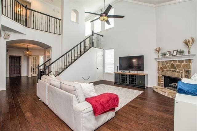 1320 Wheatear Drive - Photo 2