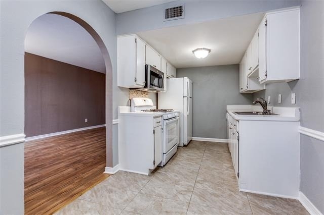 15926 Stillwood Street - Photo 5