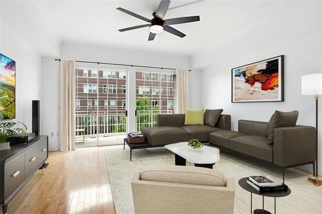 3225 Turtle Creek Boulevard - Photo 2