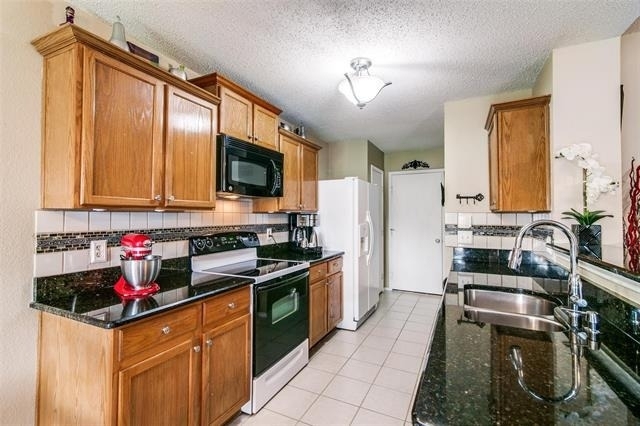 204 Lochwood Drive - Photo 2