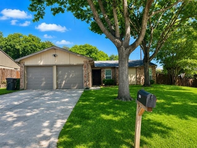 5617 Espanola Drive - Photo 0