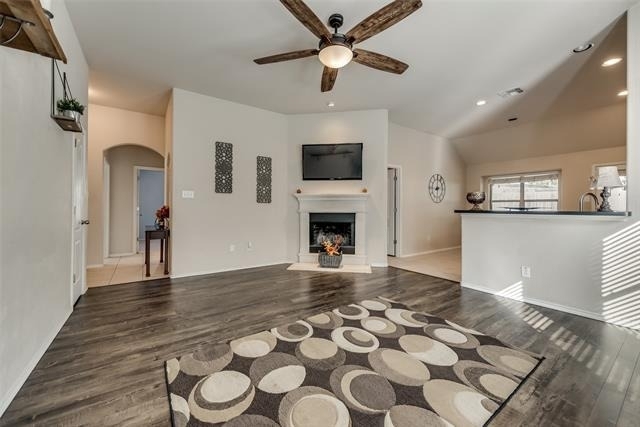 203 Cedar Creek Drive - Photo 4
