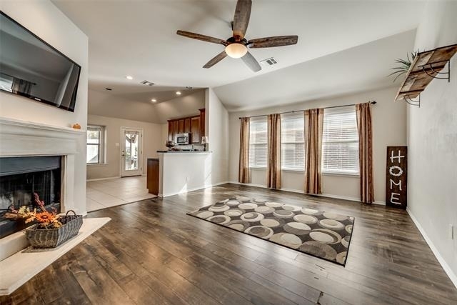 203 Cedar Creek Drive - Photo 3