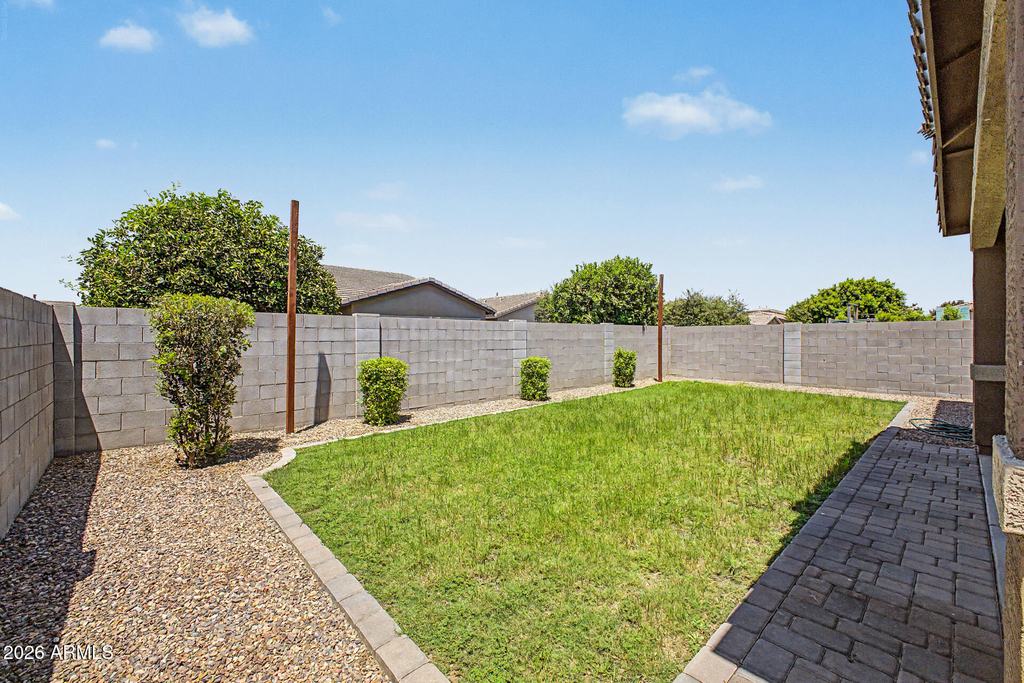 1360 W Joshua Tree Avenue - Photo 33