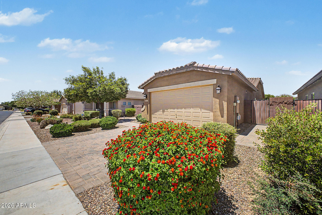 1360 W Joshua Tree Avenue - Photo 2