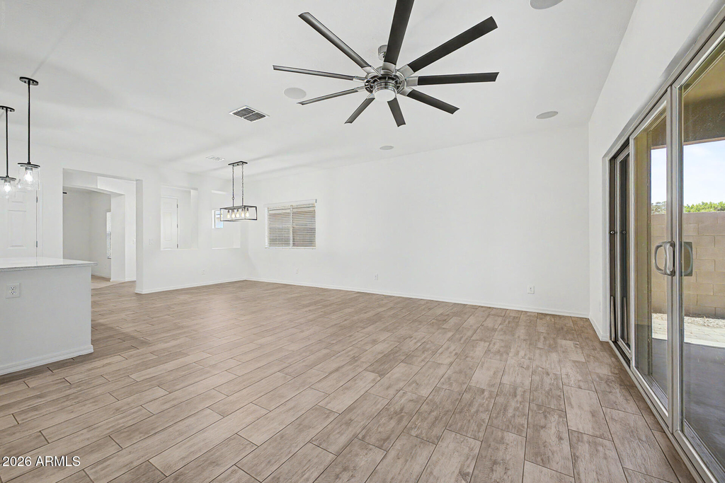 1360 W Joshua Tree Avenue - Photo 8
