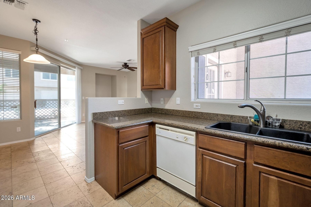 1633 E Lakeside Drive - Photo 4