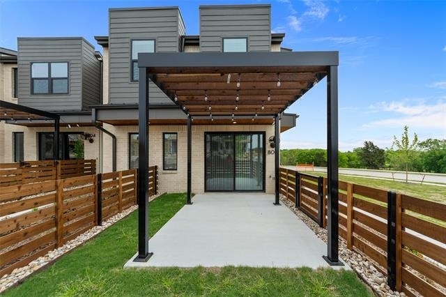 800 Emerling - Photo 1