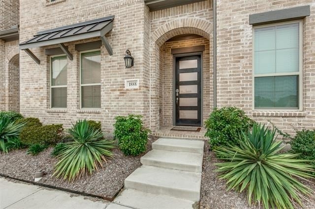 1888 Strand Street - Photo 0