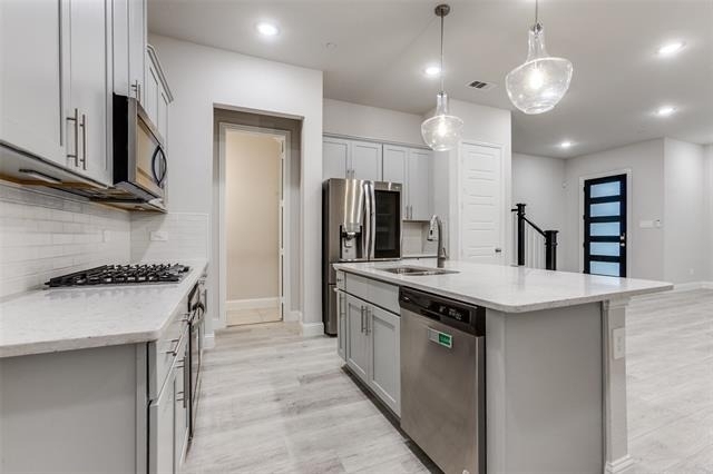 1888 Strand Street - Photo 3