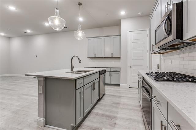 1888 Strand Street - Photo 8