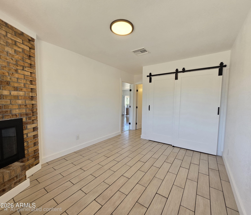 1731 E Redfield Road - Photo 8