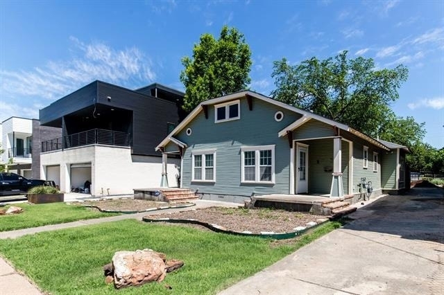 5439 Melrose Avenue - Photo 0