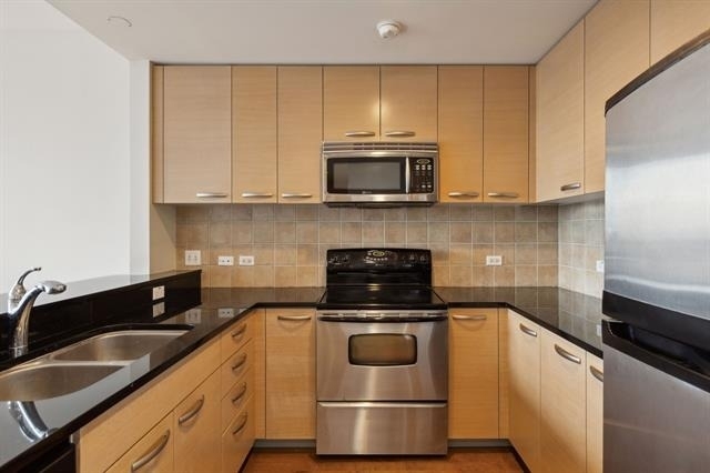 1200 Main Street - Photo 5