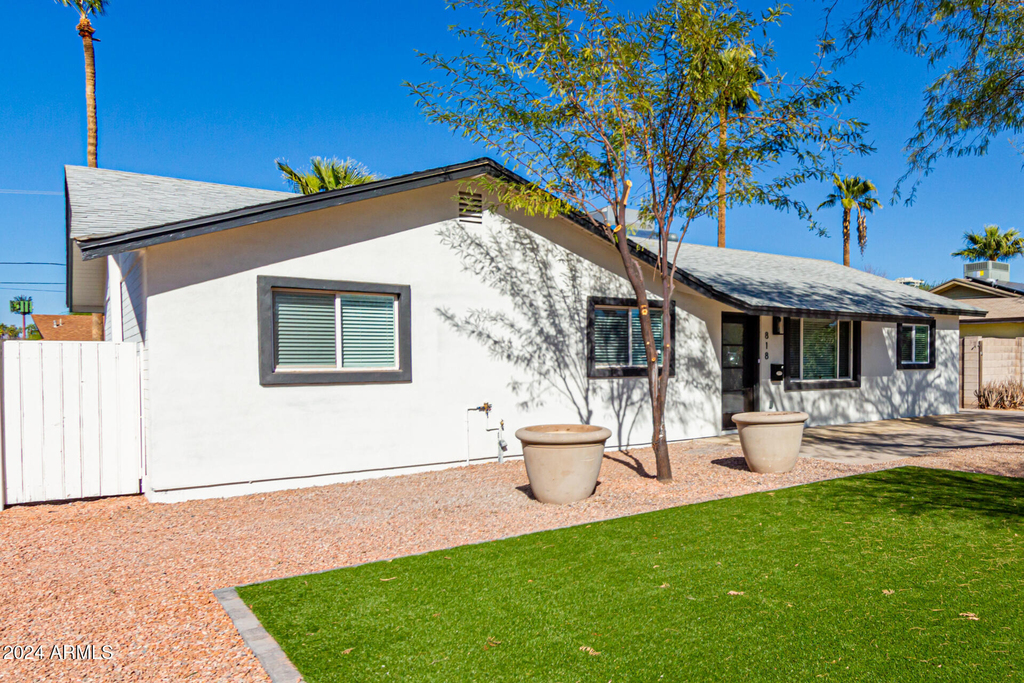 818 W Elna Rae Street - Photo 13