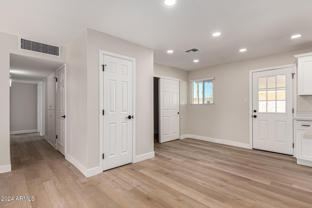818 W Elna Rae Street - Photo 18