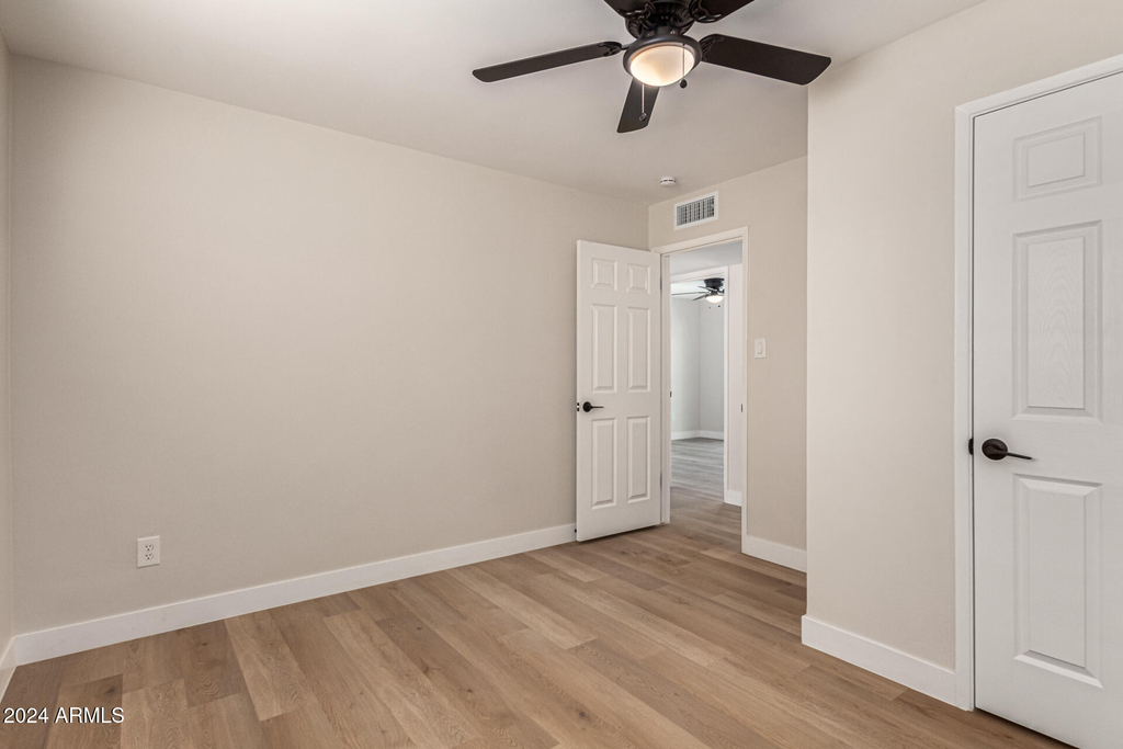 818 W Elna Rae Street - Photo 33