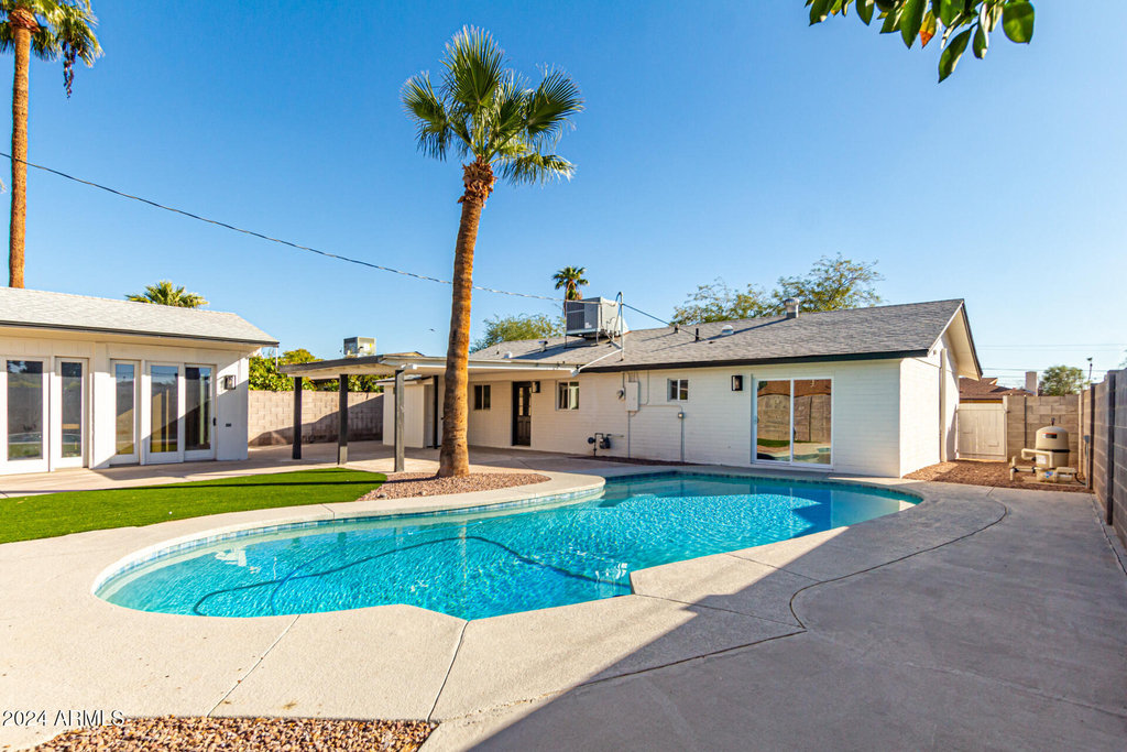 818 W Elna Rae Street - Photo 44