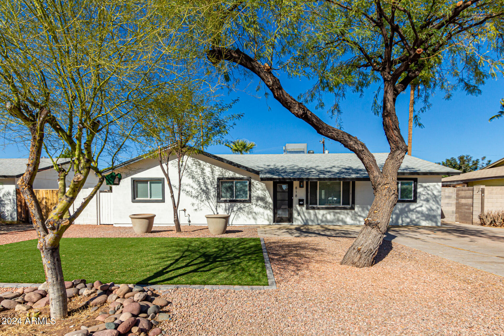 818 W Elna Rae Street - Photo 7