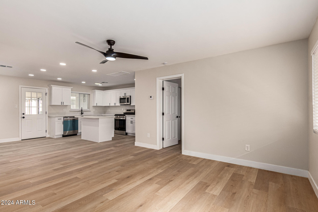 818 W Elna Rae Street - Photo 17
