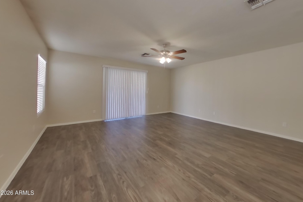 11634 W Vogel Avenue - Photo 2