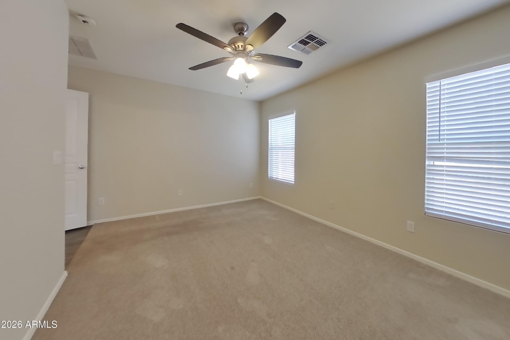 11634 W Vogel Avenue - Photo 5