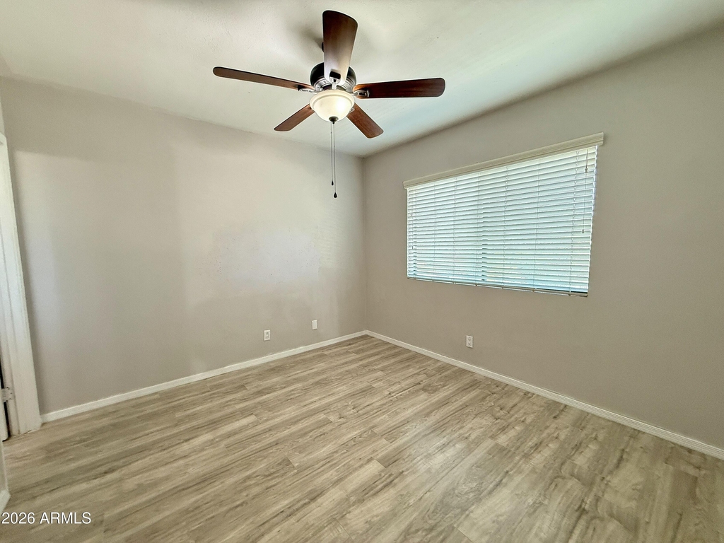 749 E Montebello Avenue - Photo 6