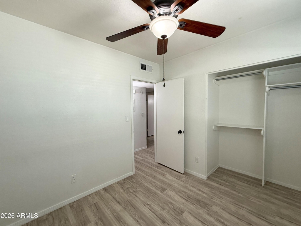 749 E Montebello Avenue - Photo 10