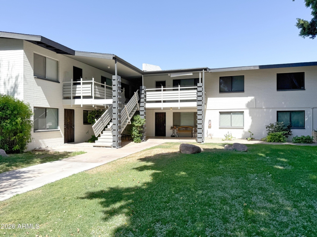 749 E Montebello Avenue - Photo 14