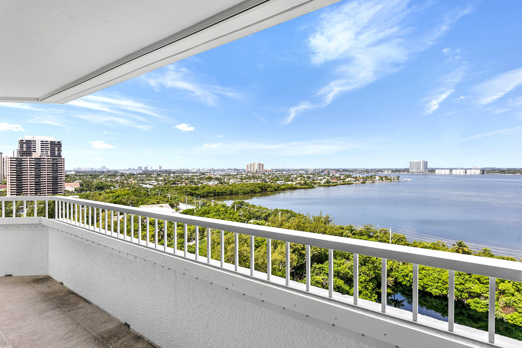 5070 N Ocean Drive - Photo 31