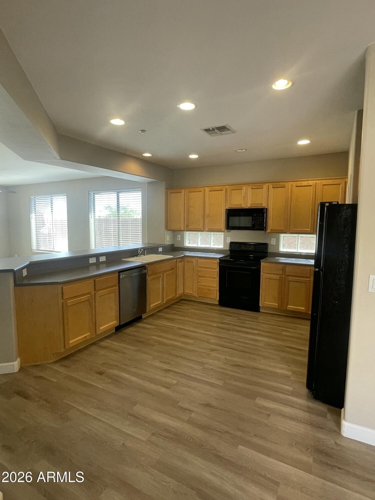 41831 N Mill Creek Way - Photo 2