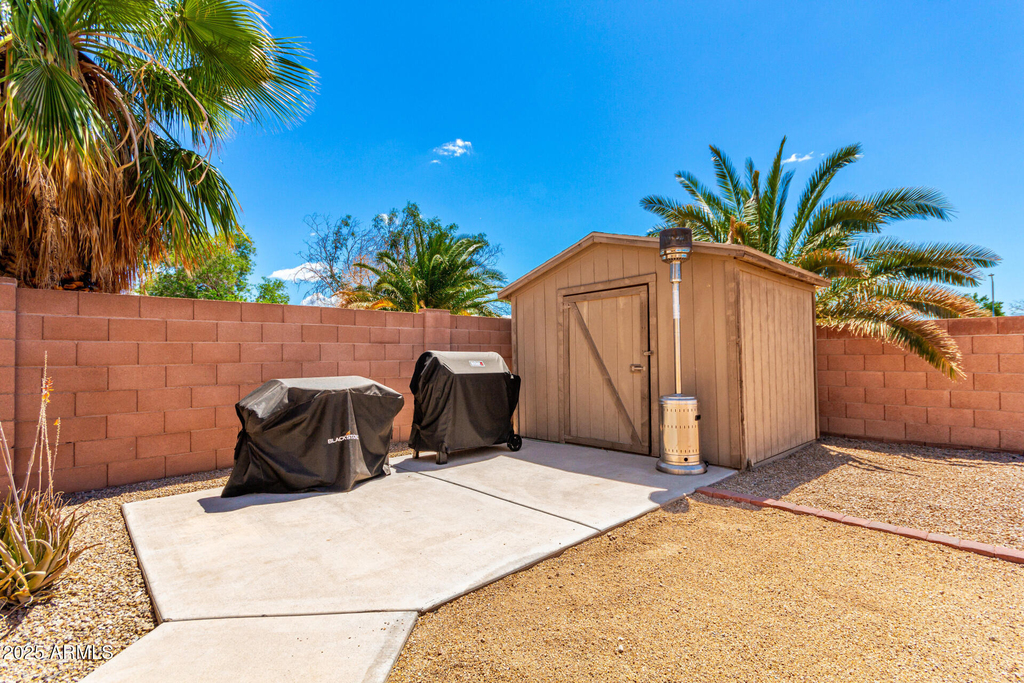 8375 W Dahlia Drive - Photo 25