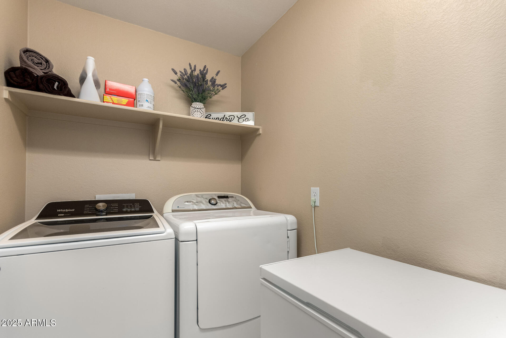 8375 W Dahlia Drive - Photo 18