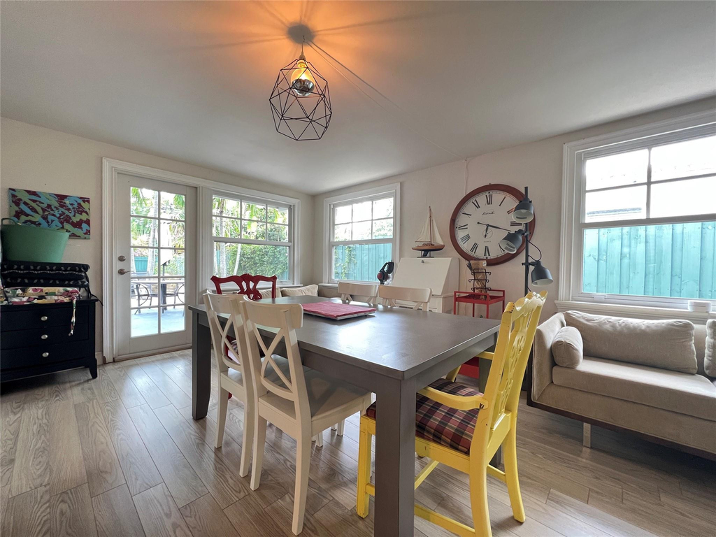 819 Sw 9th Terrace - Photo 3